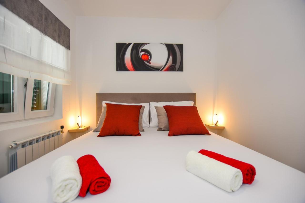 Apartmani Plazibat Мандре Экстерьер фото