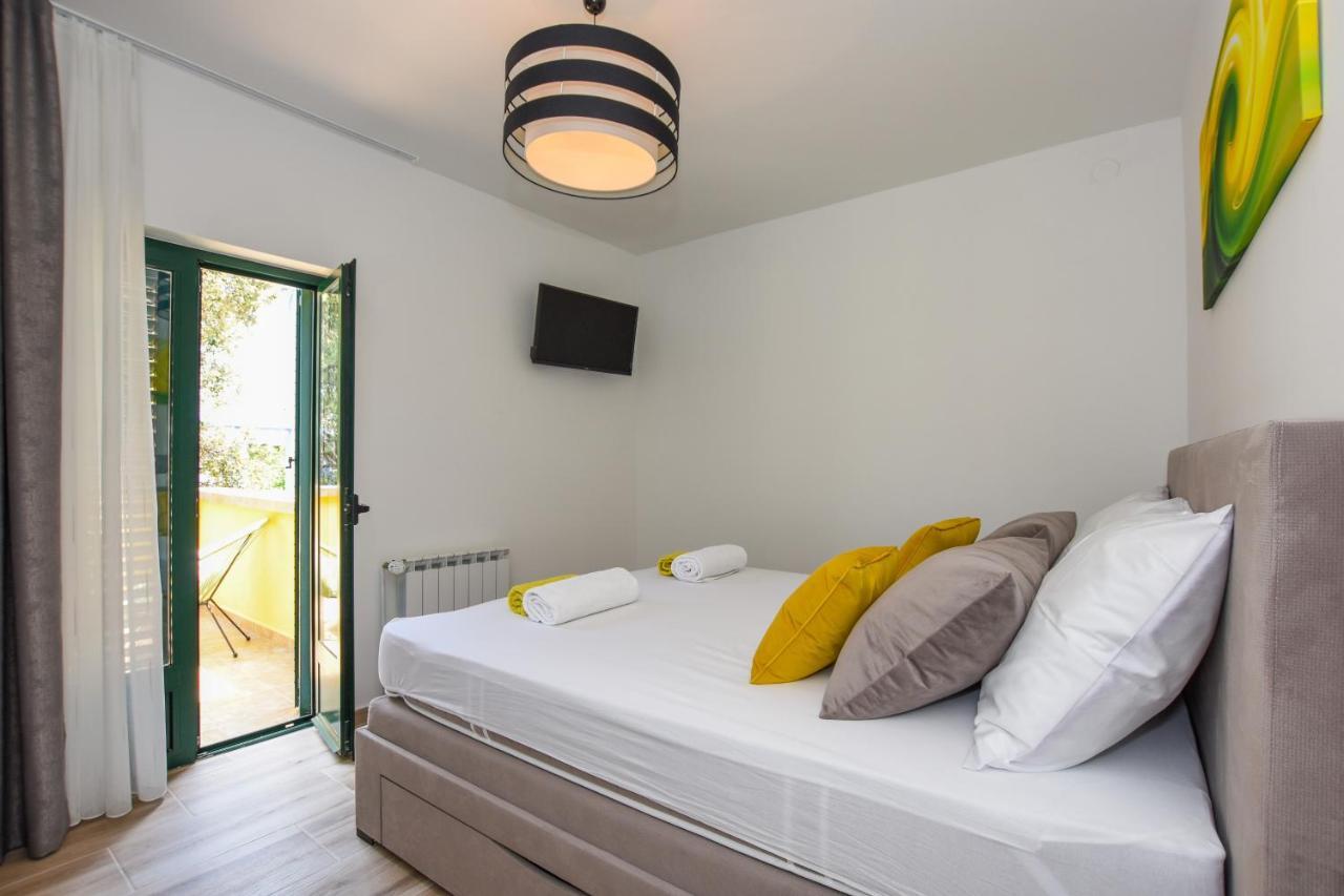Apartmani Plazibat Мандре Экстерьер фото