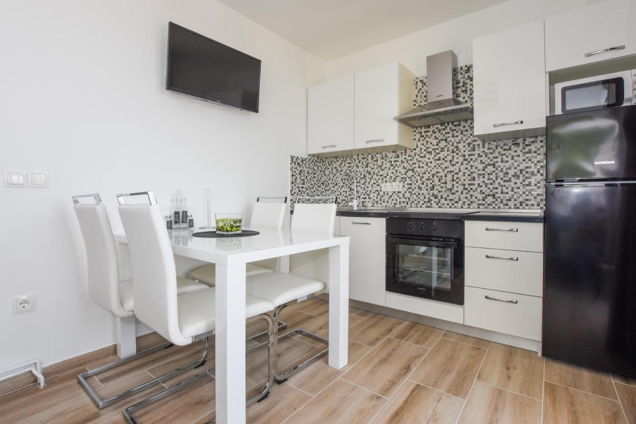 Apartmani Plazibat Мандре Экстерьер фото