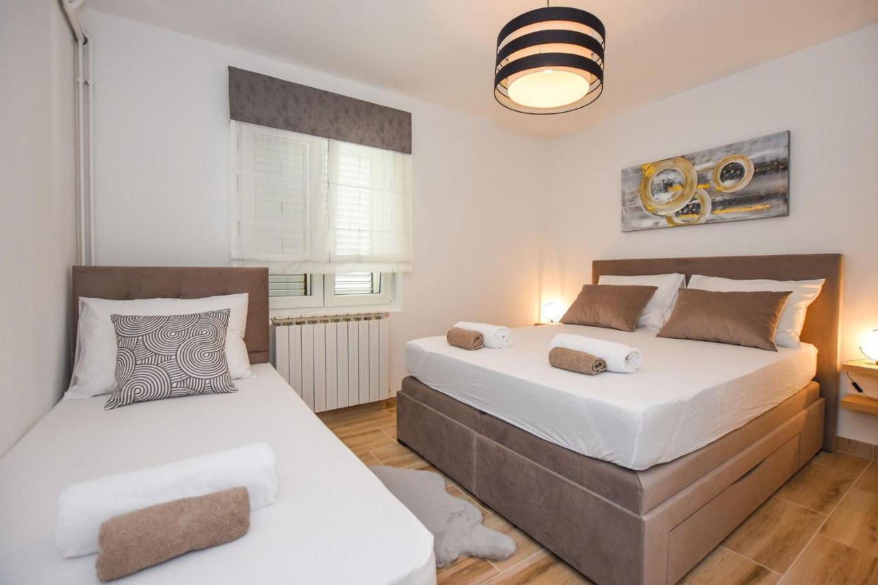 Apartmani Plazibat Мандре Экстерьер фото