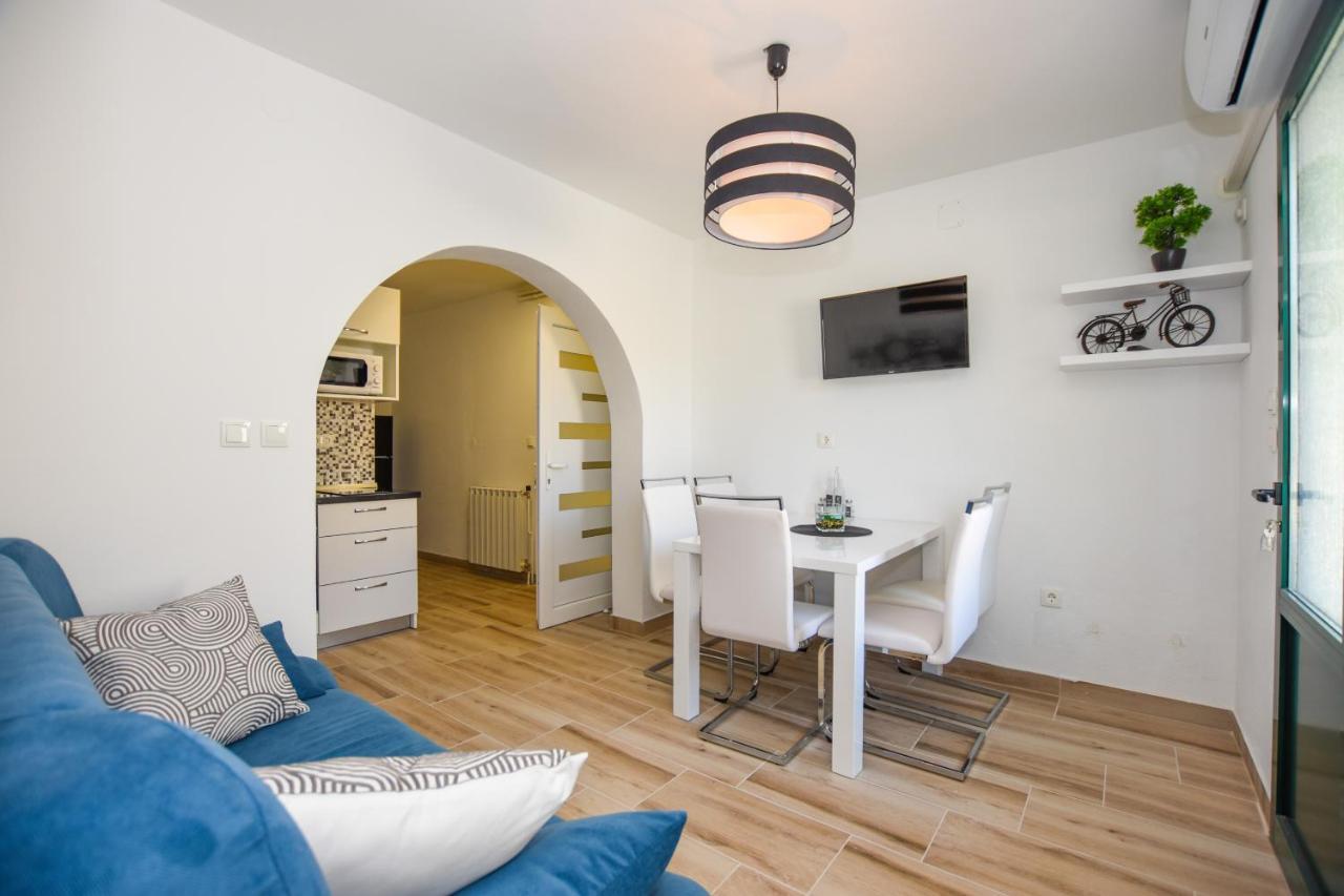 Apartmani Plazibat Мандре Экстерьер фото